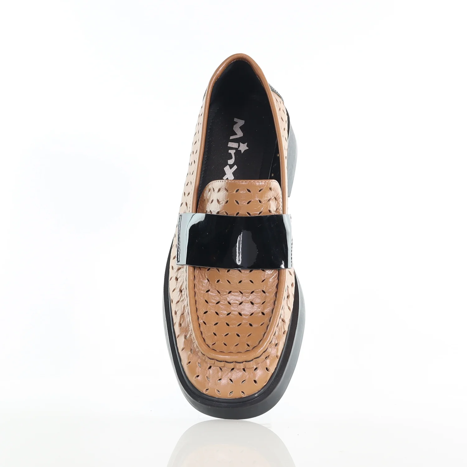 37 SAMPLE - CALYPSO/TAN BLACK PATENT - Image 2