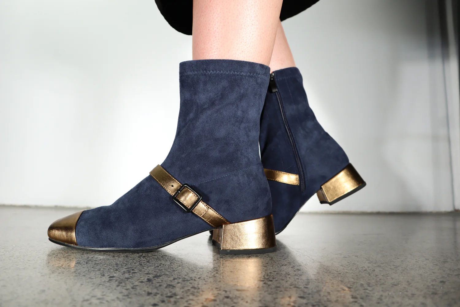 37 SAMPLE - ELSA/NAVY & GOLD - Image 3
