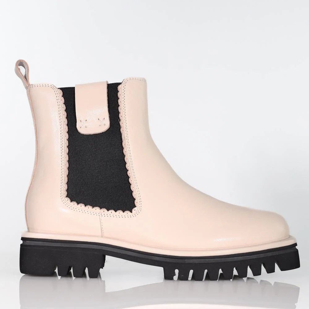 Demi - Last Pairs - Image 5