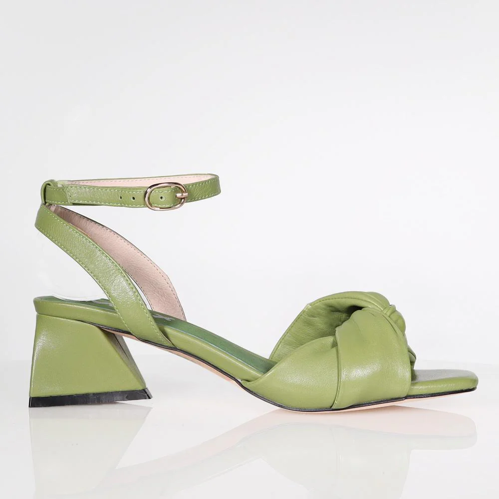 Faye - Image 6