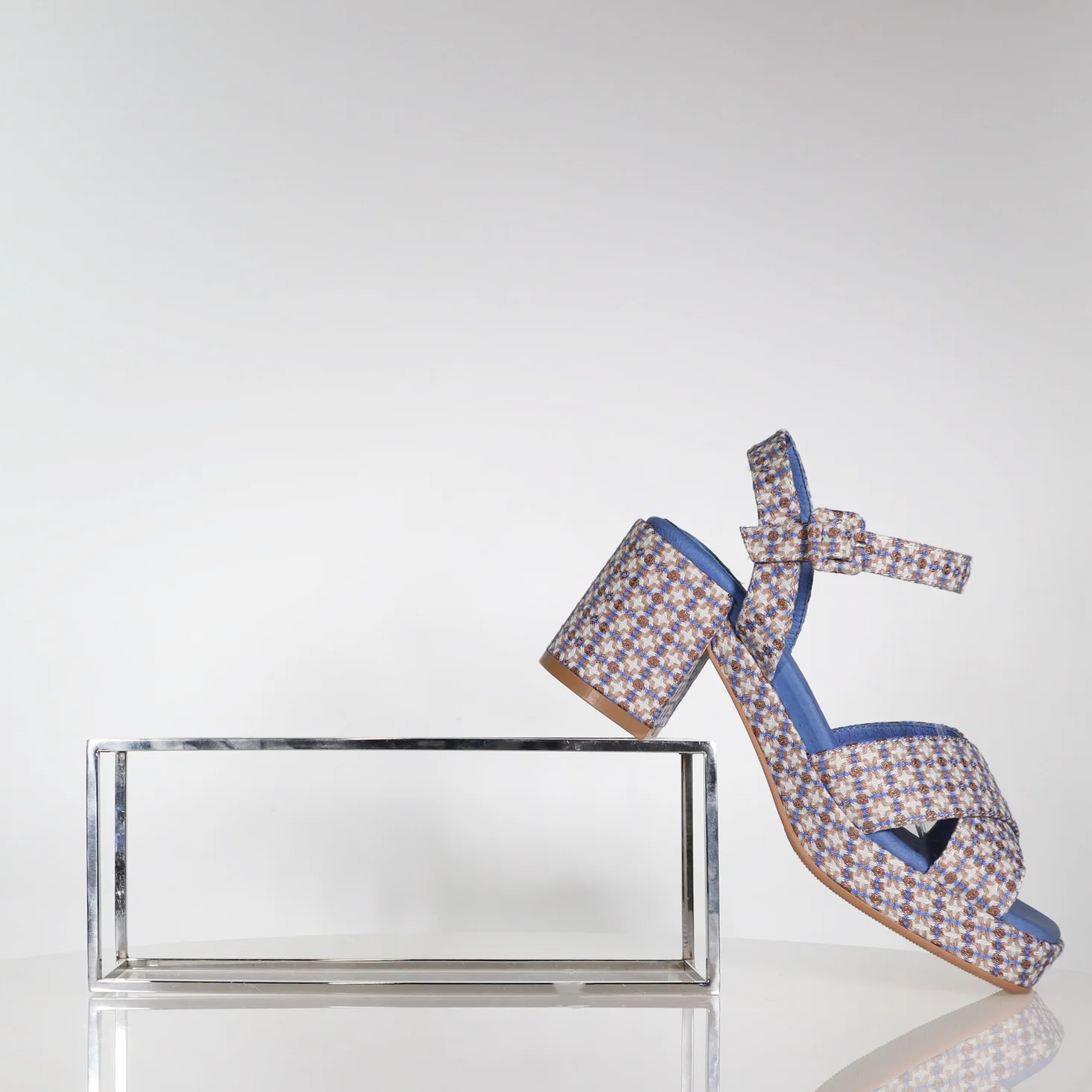 Tyra - Last Pairs - Image 3