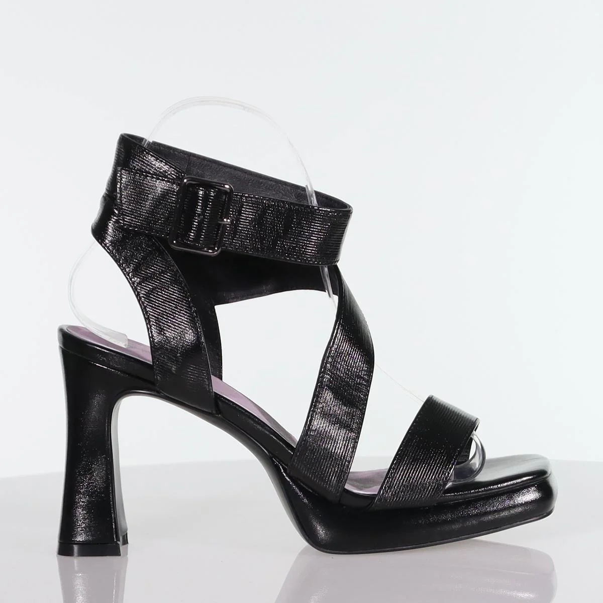 Vera - Last Pairs